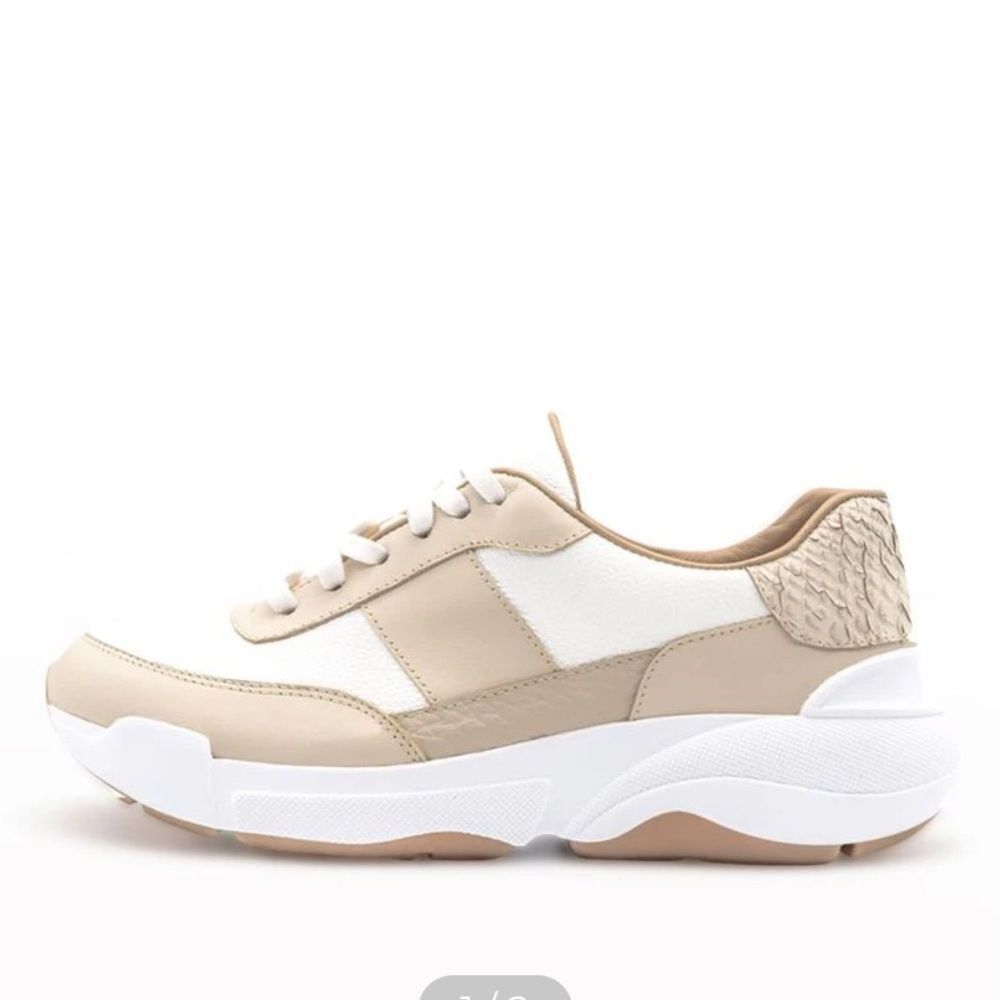 Kaanas Women's Bowery Mixed Leather Runner Sneakers Shoes  NWT size 6 - Picture 3 of 9